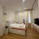Raffaella 4* نابولي